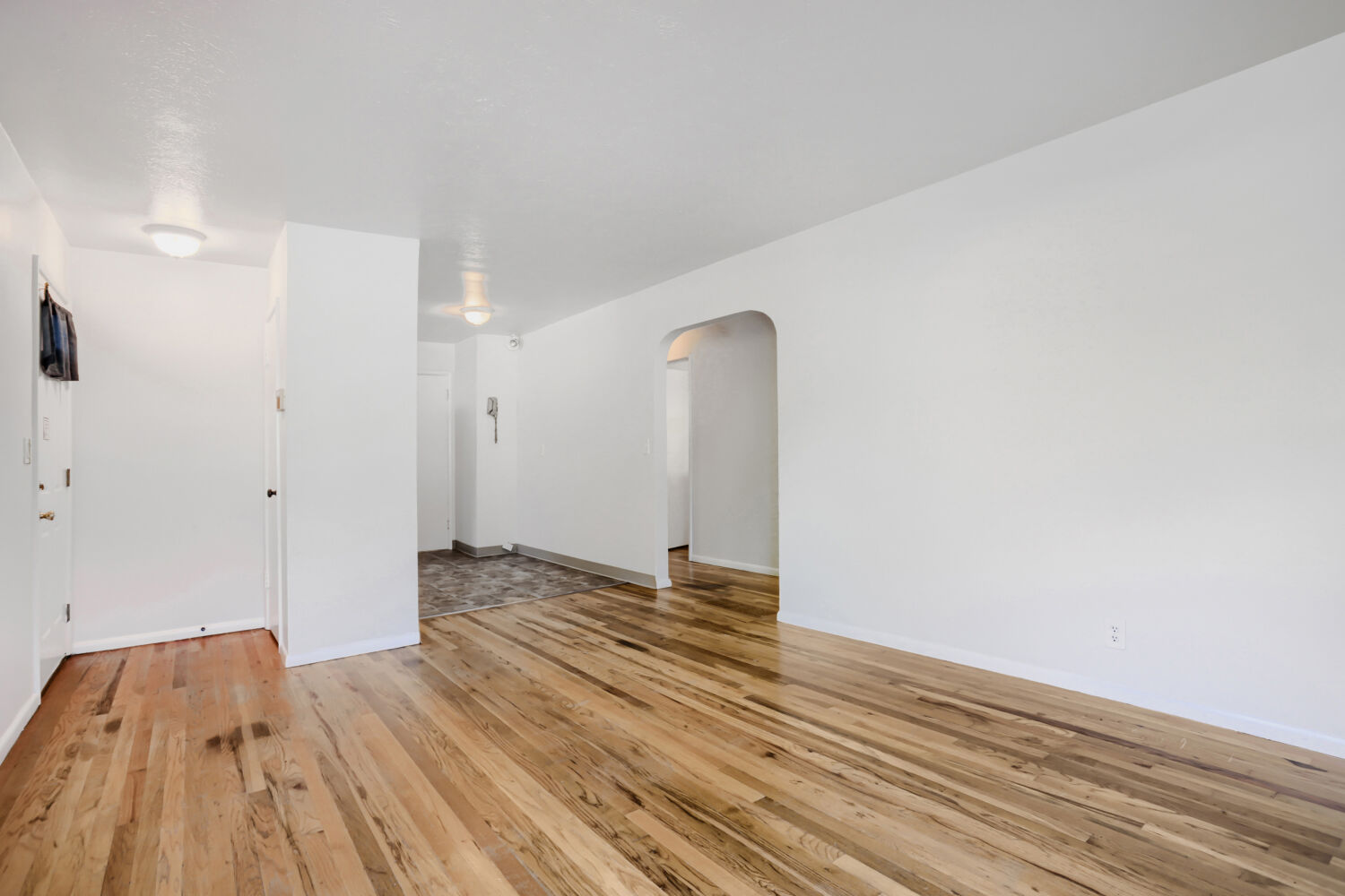 Photo 6 of 25 at 1147 SE 174th Ave, Portland, OR