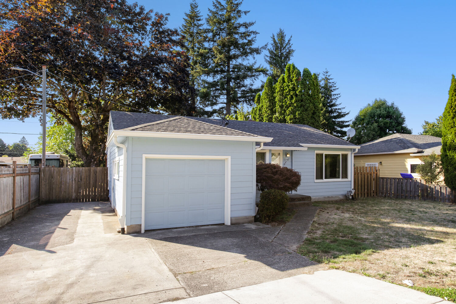 Photo 2 of 25 at 1147 SE 174th Ave, Portland, OR