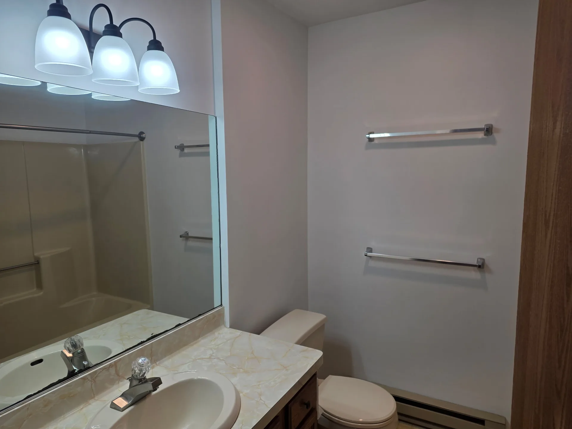 1118 Bernice Dr, Coplay PA townhome interior