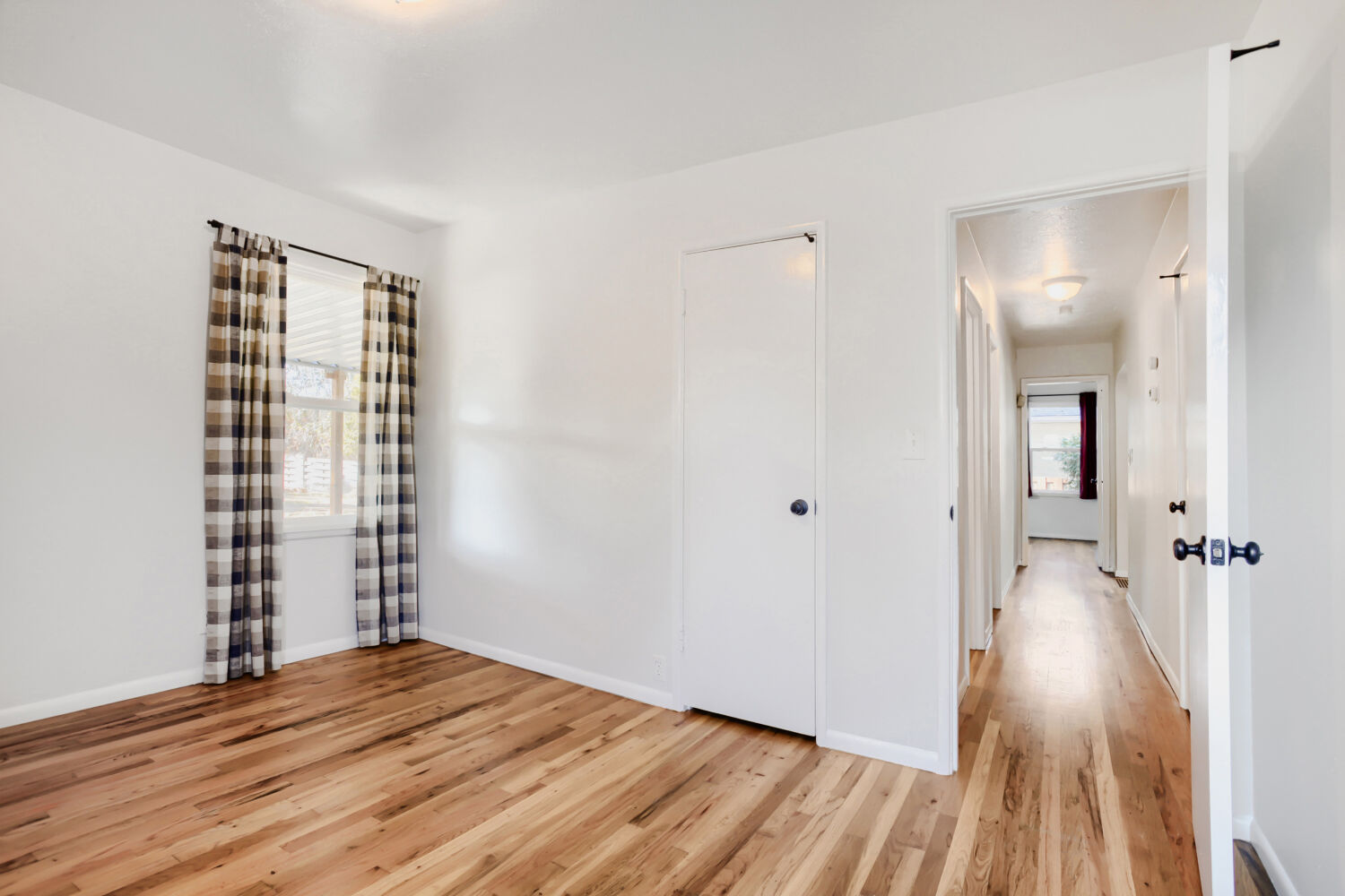 Photo 15 of 25 at 1147 SE 174th Ave, Portland, OR
