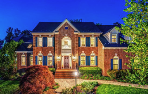 Sterling Virginia residential neighborhood with tree-lined cul-de-sacs