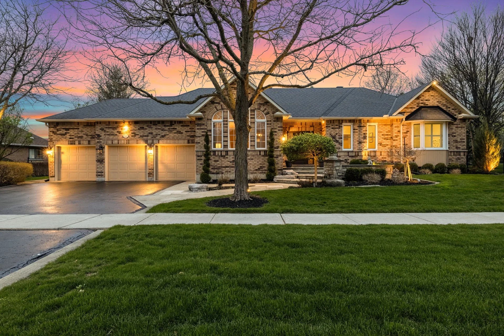 Sold property at 100 Colonel Wayling Blvd in Sharon — East Gwillimbury