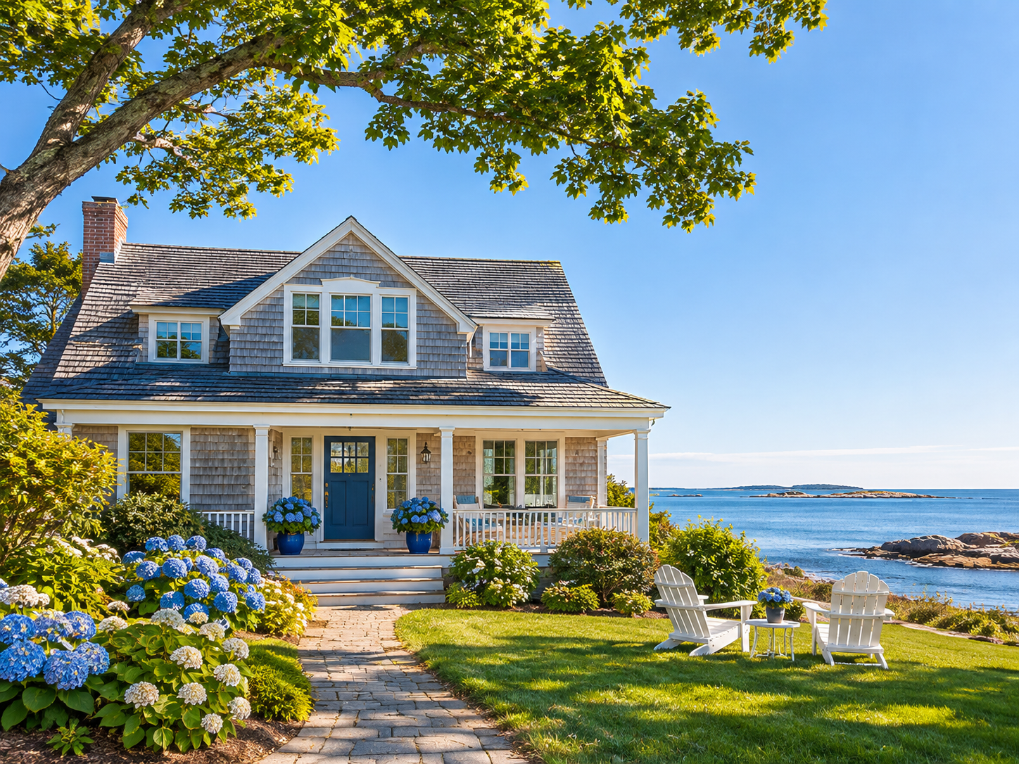 Idyllic seaside shingle cottage on the North Shore