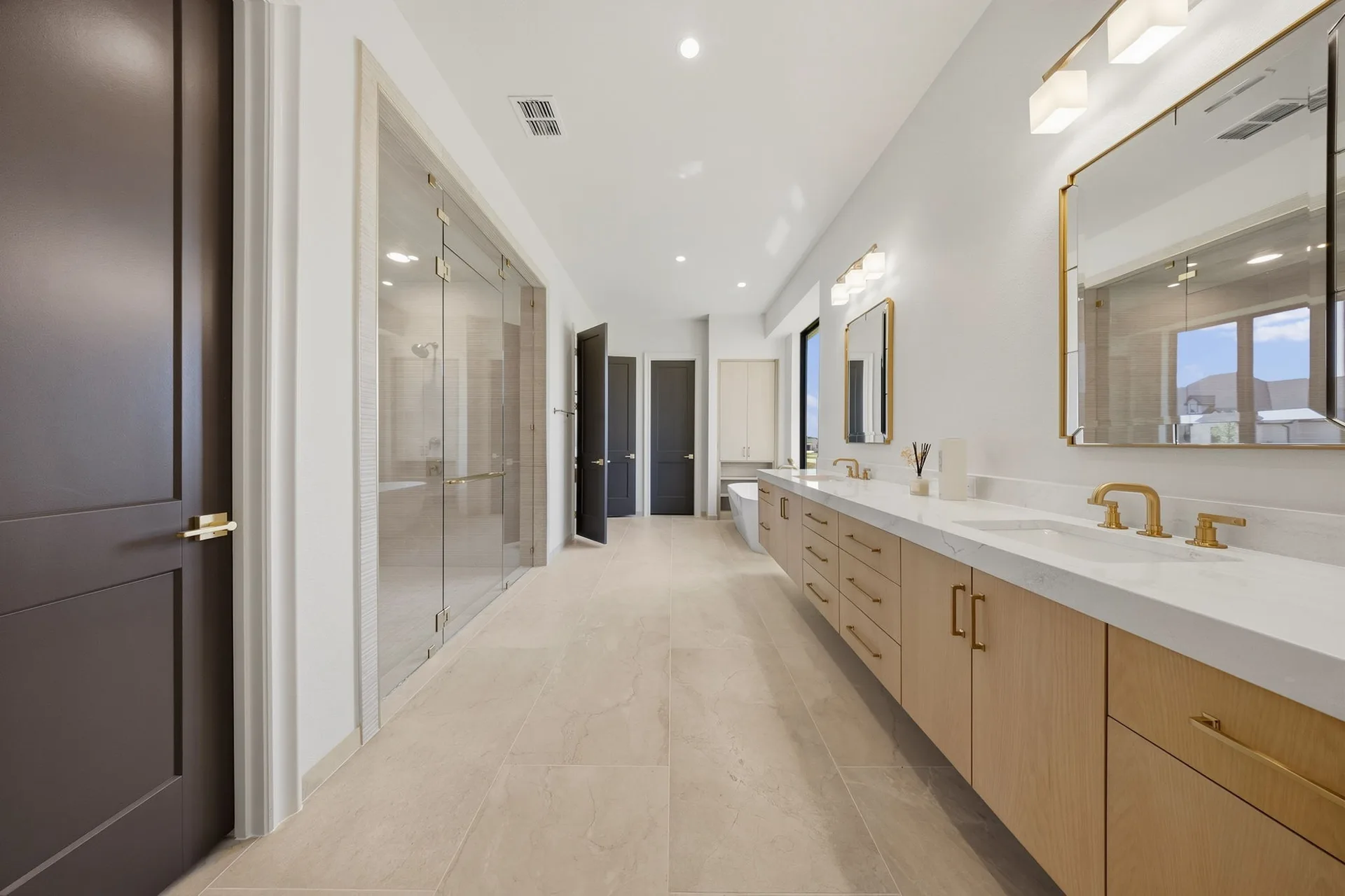 Model-home interior photograph (5 of 7) representing the new-construction home at 3333 Bridgegate, Northlake