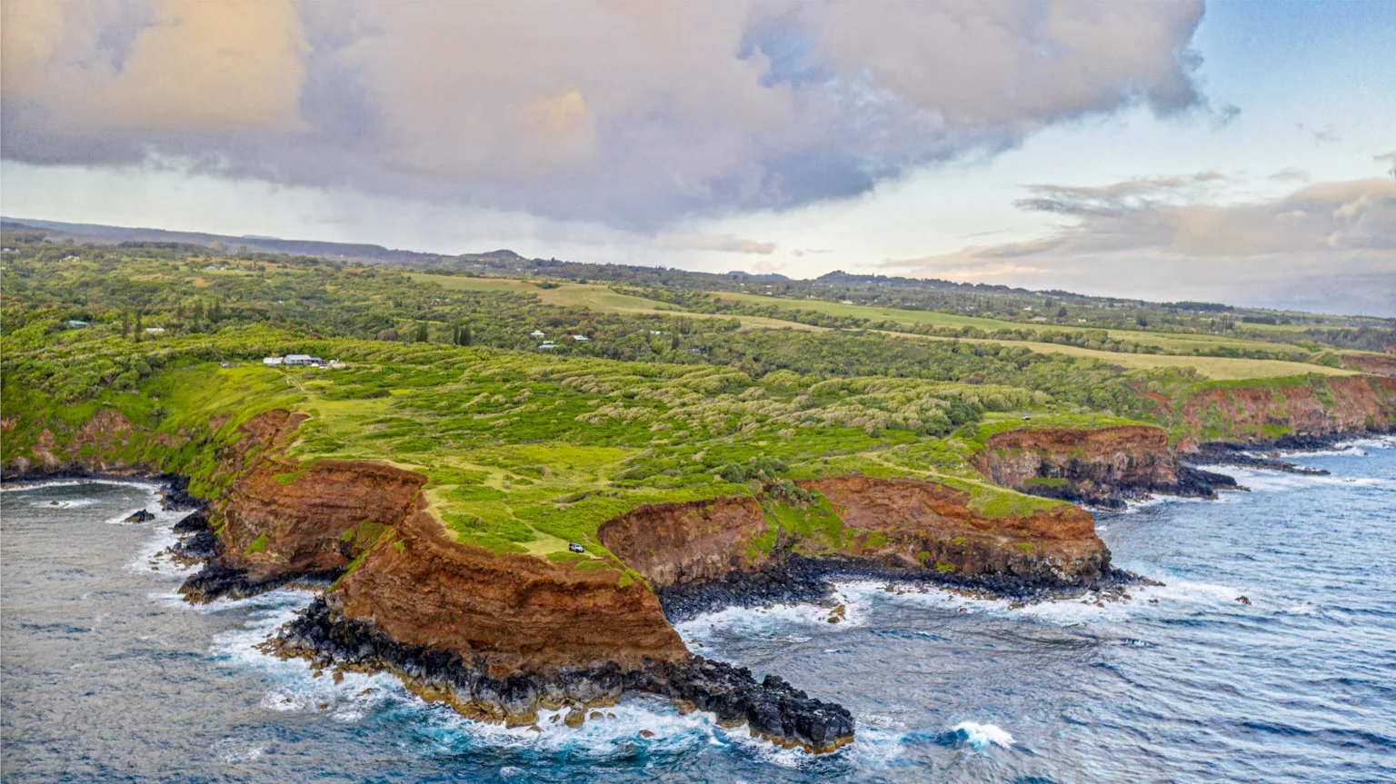 Lush tropical landscape in Haiku with verdant hills