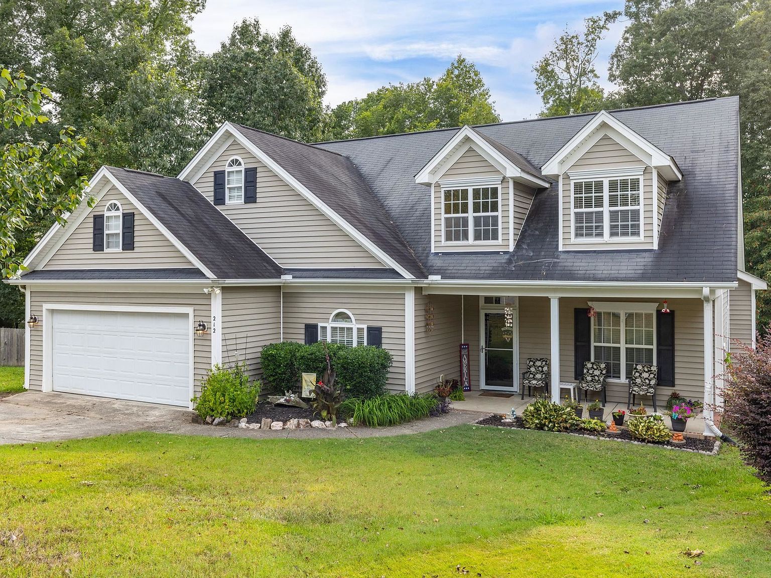 Home in Braxton Village neighborhood in Holly Springs, NC