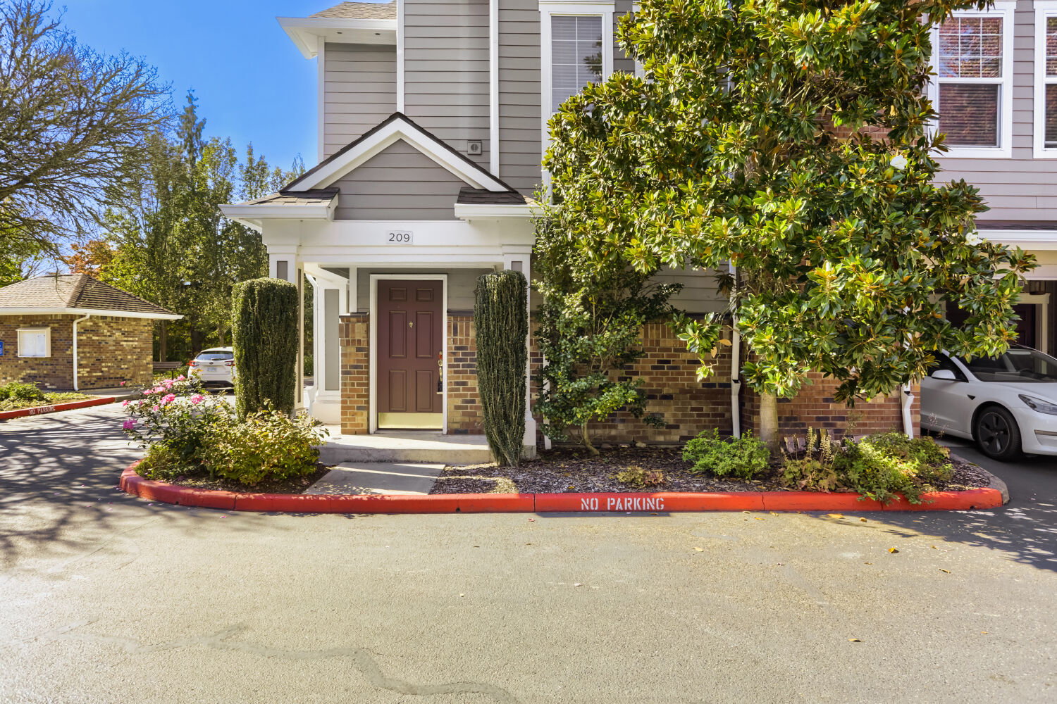 Photo 3 of 25 at 1231 NE Horizon Loop #209, Hillsboro, OR