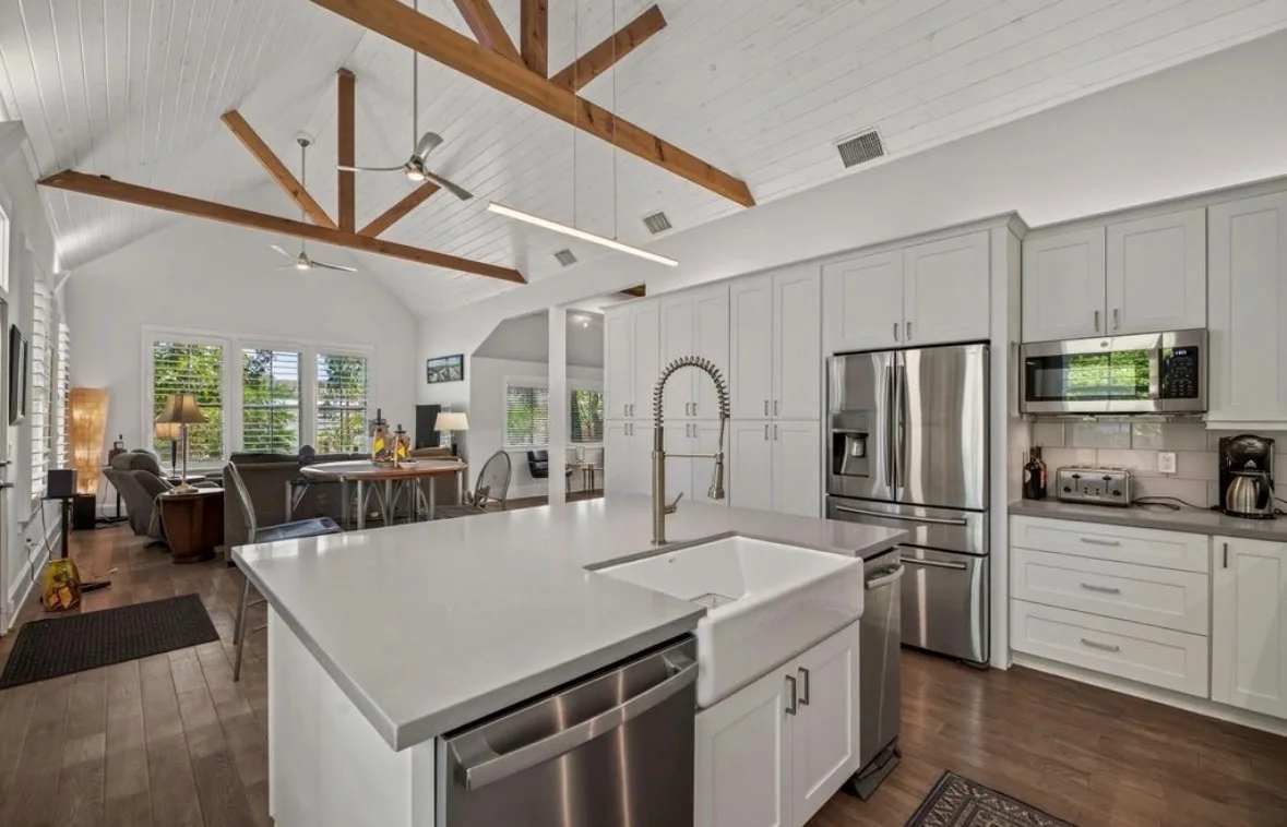 303 W Alamo St, Brenham TX - featured property exterior