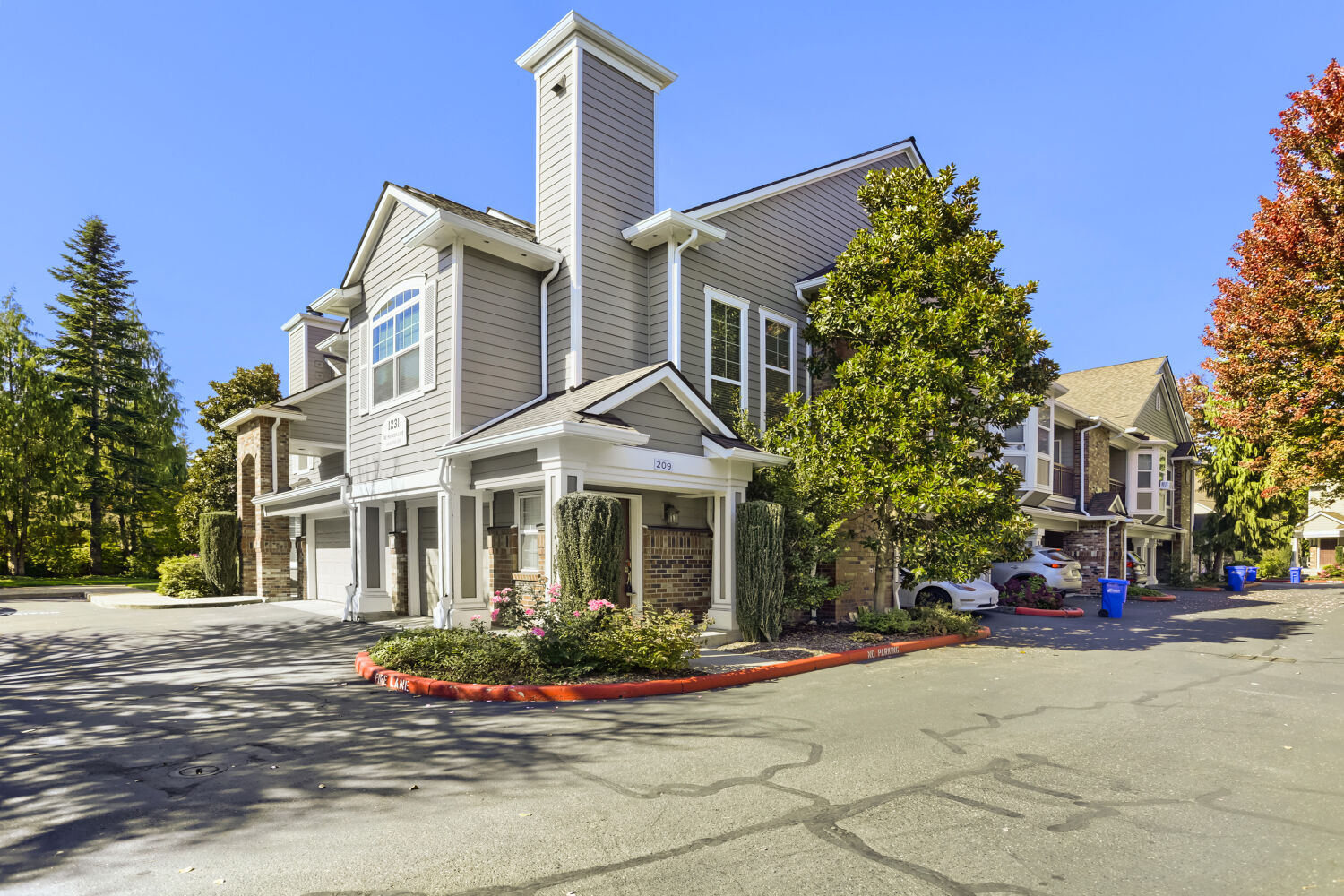 Photo 1 of 25 at 1231 NE Horizon Loop #209, Hillsboro, OR