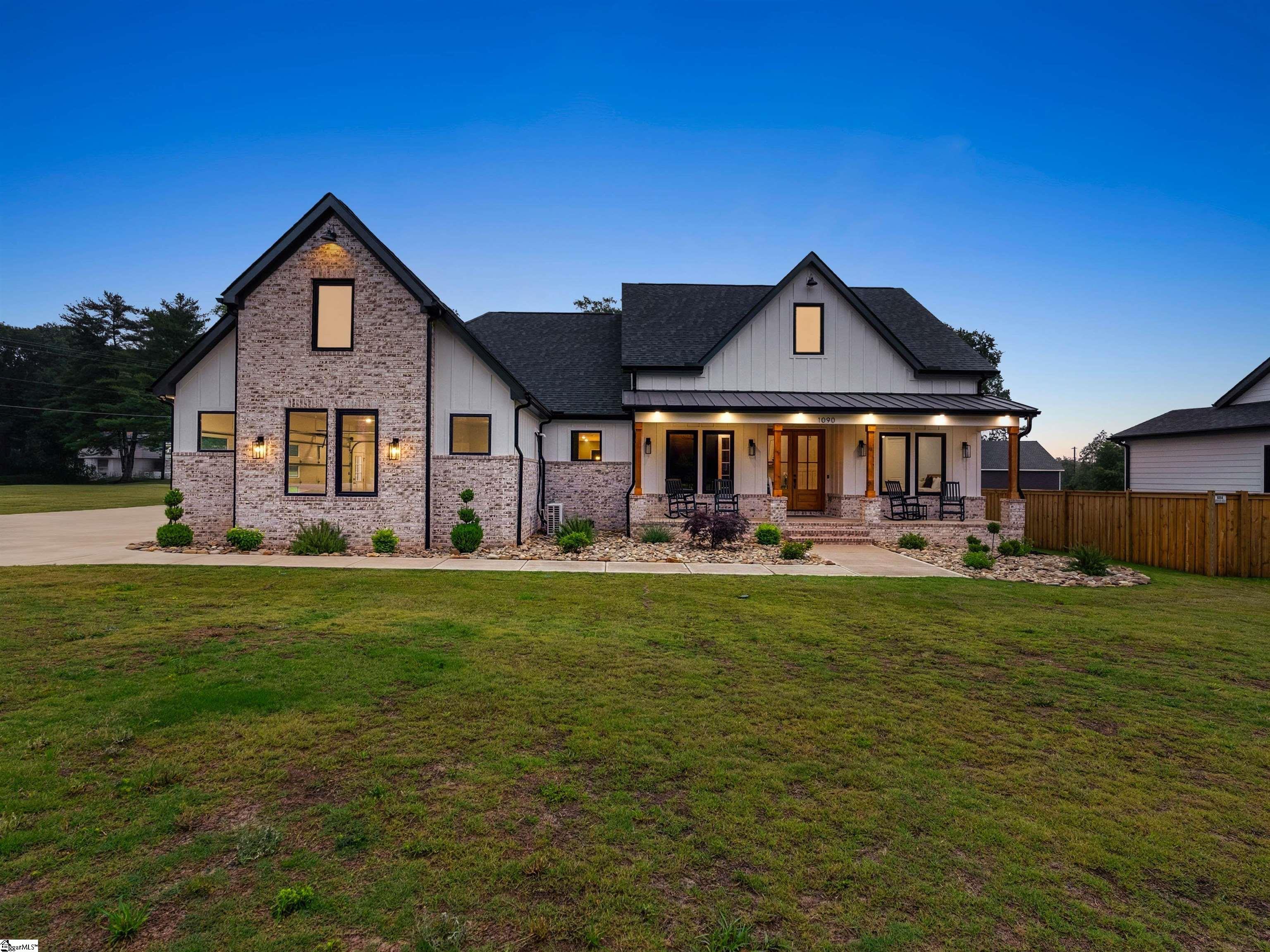 1090 Hickory Hollow Rd home in Inman, SC 29349