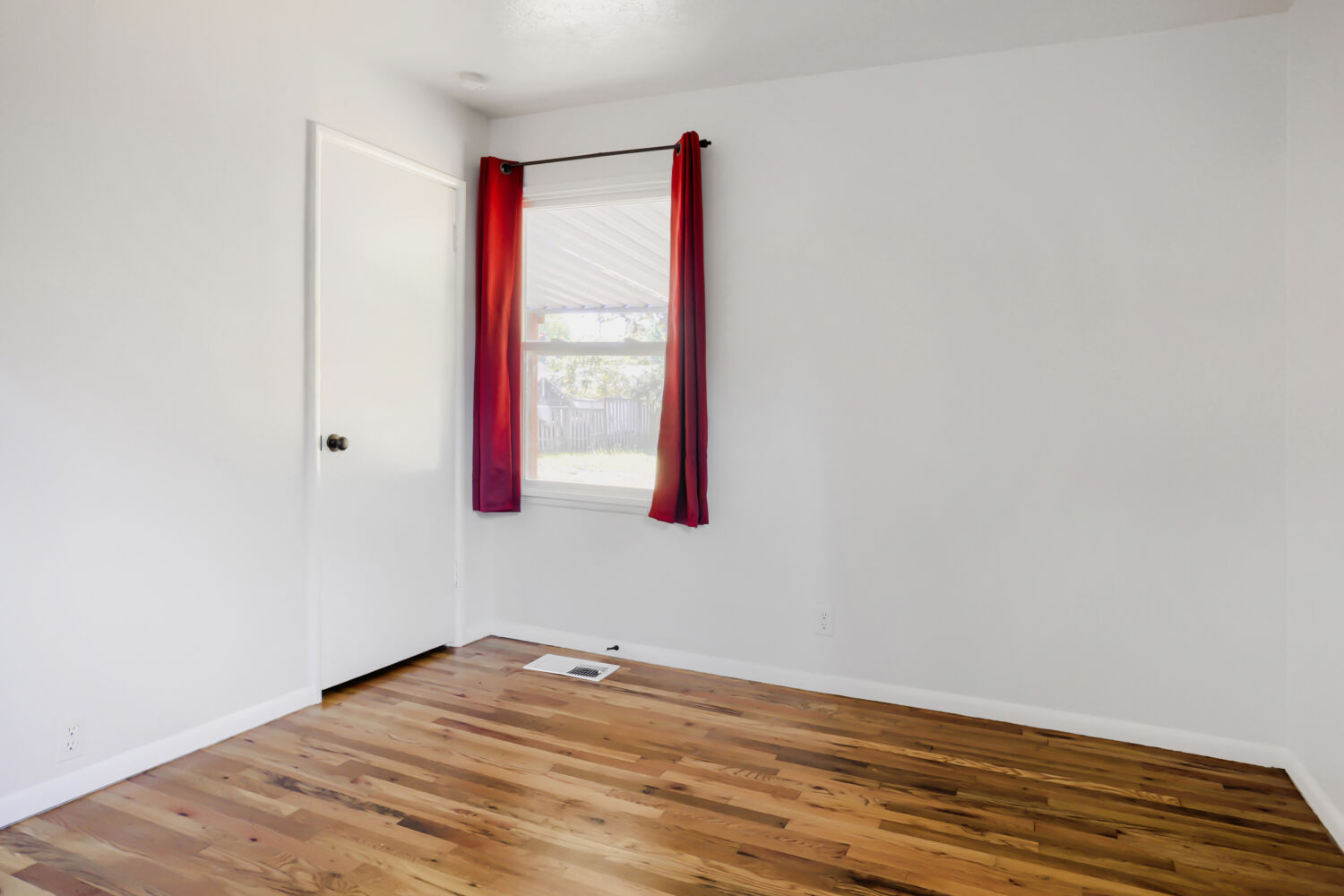 Photo 19 of 25 at 1147 SE 174th Ave, Portland, OR