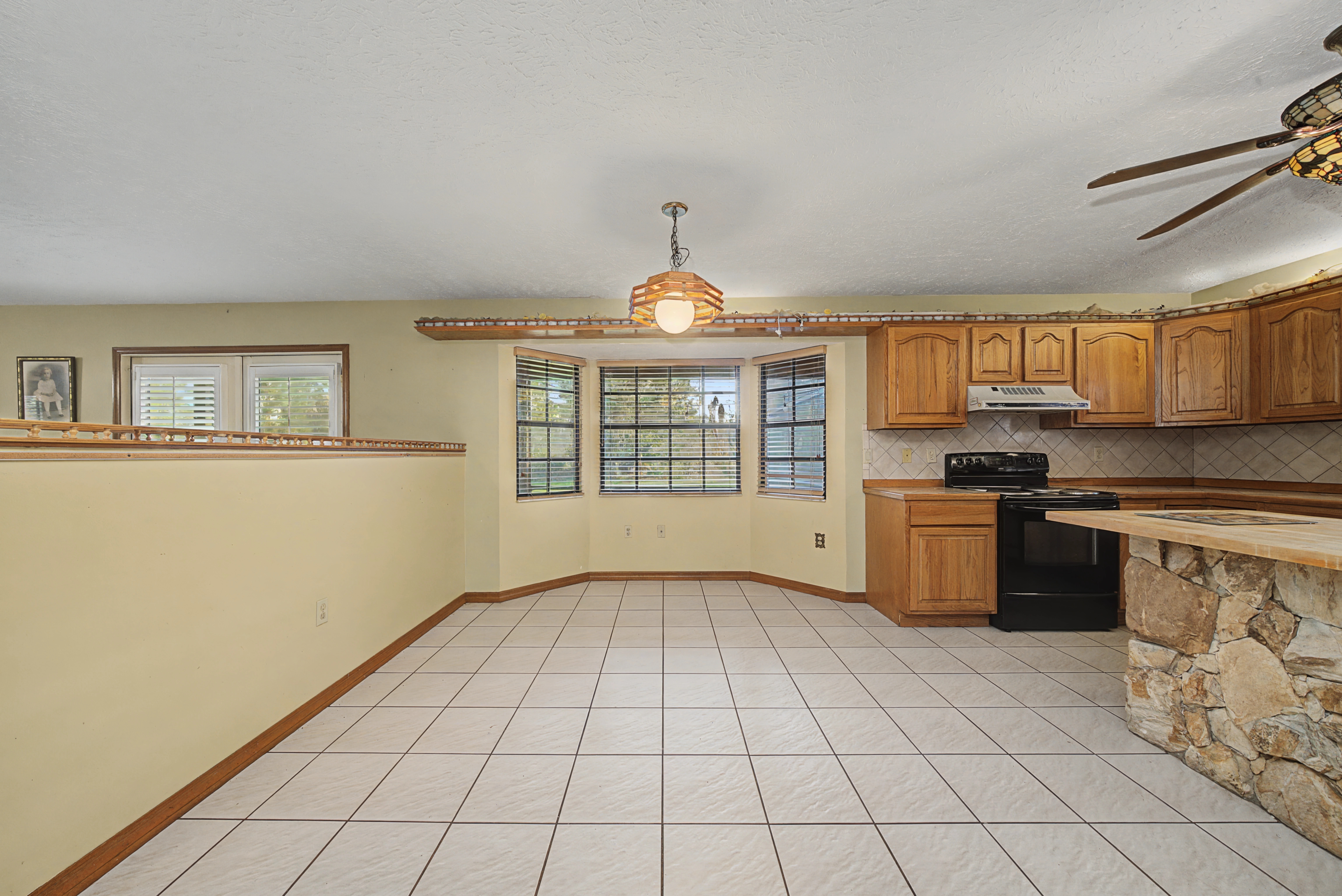 Current dining area at 665 Moon Ranch Road Sebring FL