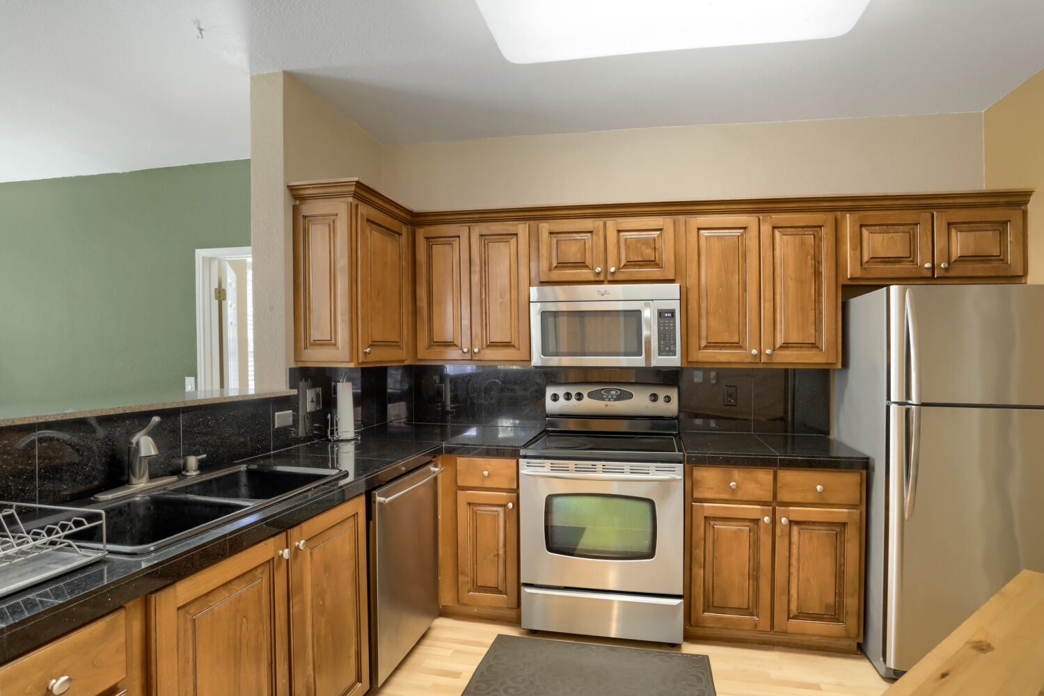 Photo 12 of 25 at 1231 NE Horizon Loop #209, Hillsboro, OR
