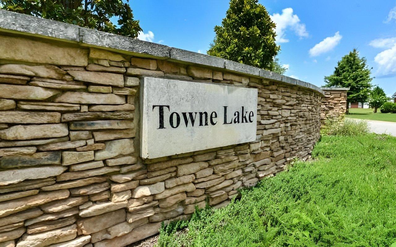Towne Lake neighborhood entrance sign in Opelika, Alabama