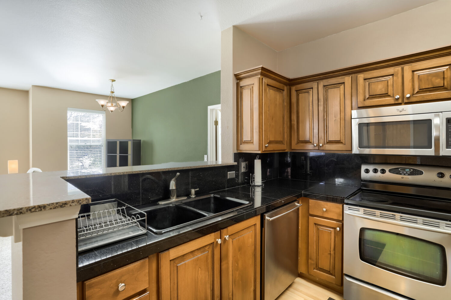 Photo 15 of 25 at 1231 NE Horizon Loop #209, Hillsboro, OR