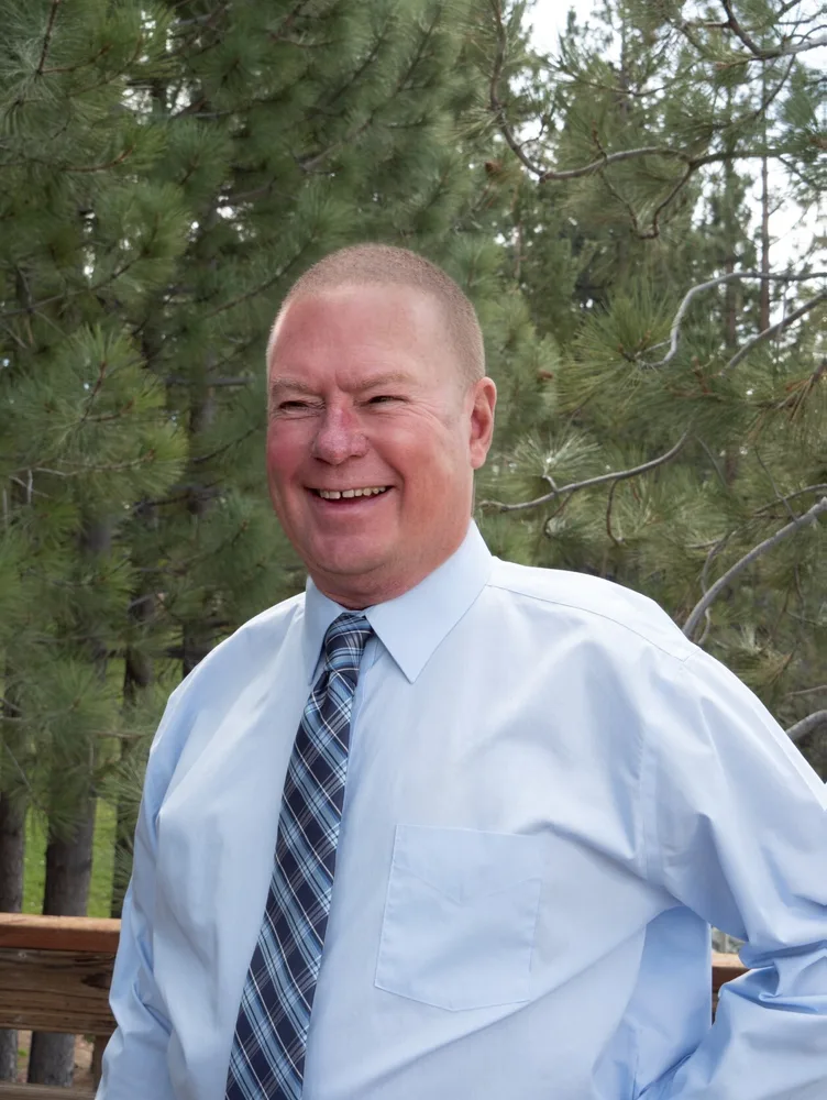 Dennis Lindsay, Broker Associate