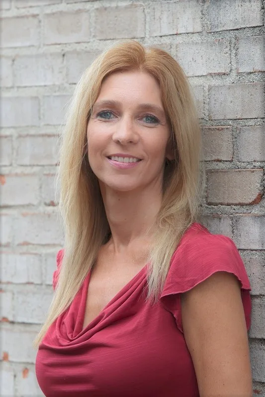 Headshot of Kimberly Marsh, Myrtle Beach REALTOR® with KM Homes