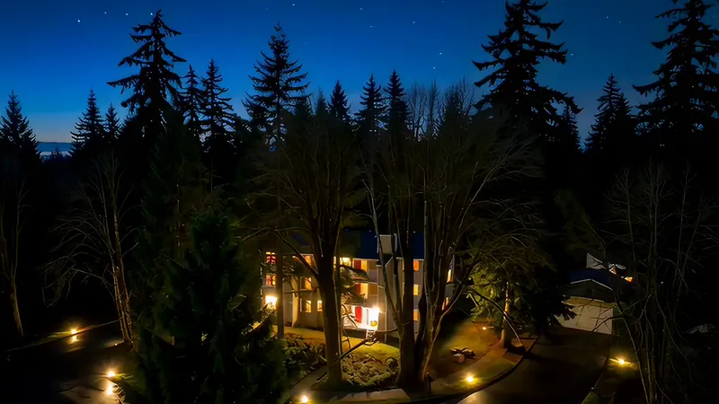 The front of the Horizon Village condo building in Somerset, Bellevue, at twilight