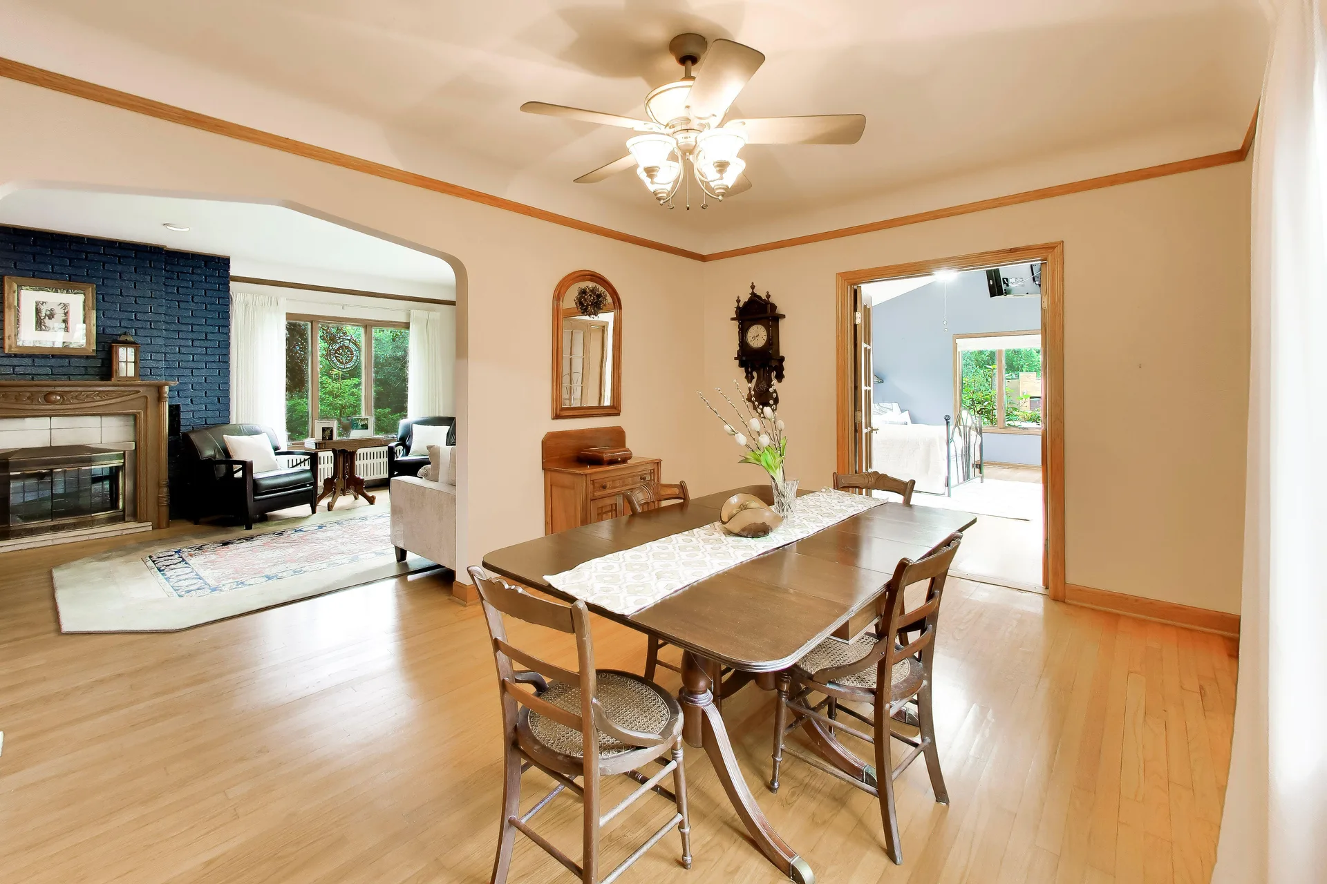 Dining room adjoining the living room