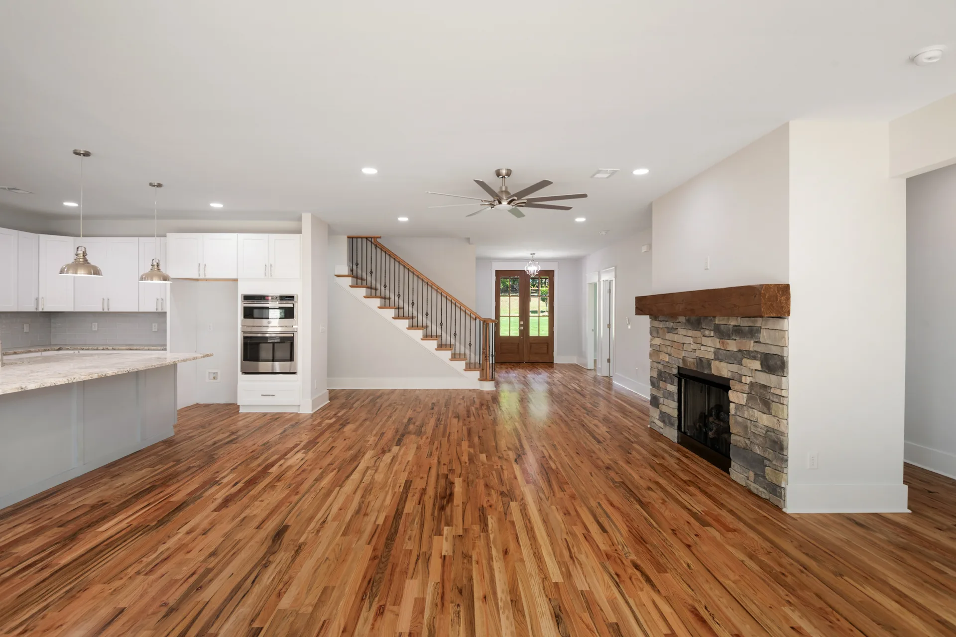 Combined great room and kitchen, open concept
